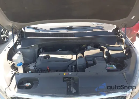 2016 Kia Sorento 2.4L Lx z USA, uszkodzony, nr VIN 5XYPGDA32GG161805